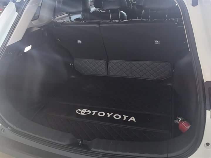 Фото 4 - Toyota Corolla Cross