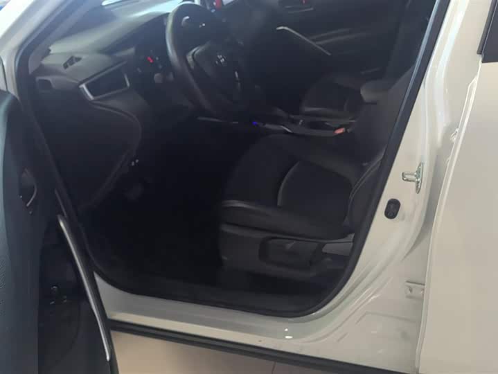 Фото 9 - Toyota Corolla Cross