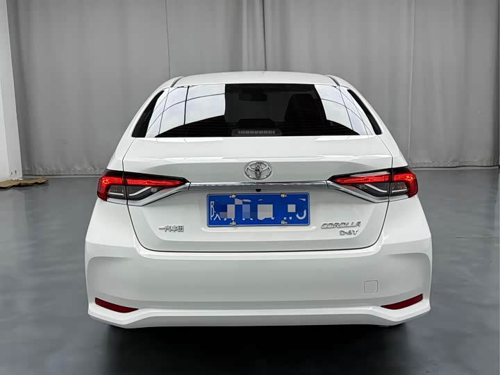 Фото 13 - Toyota Corolla