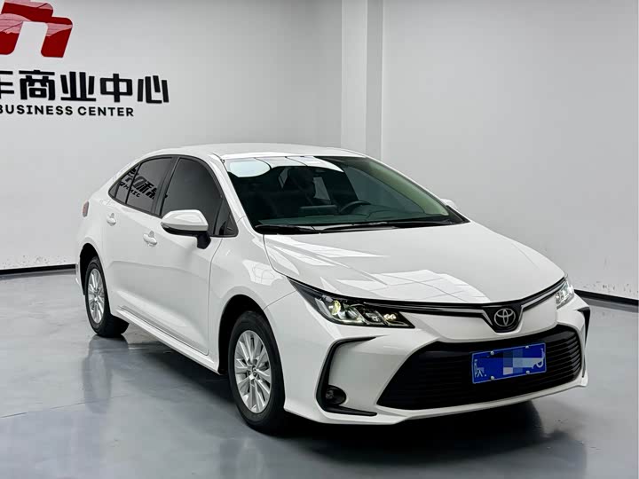 Фото 3 - Toyota Corolla