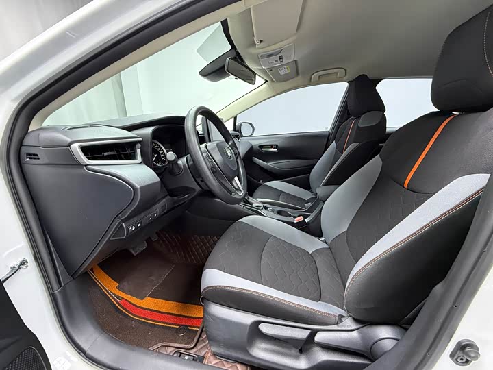 Фото 7 - Toyota Corolla