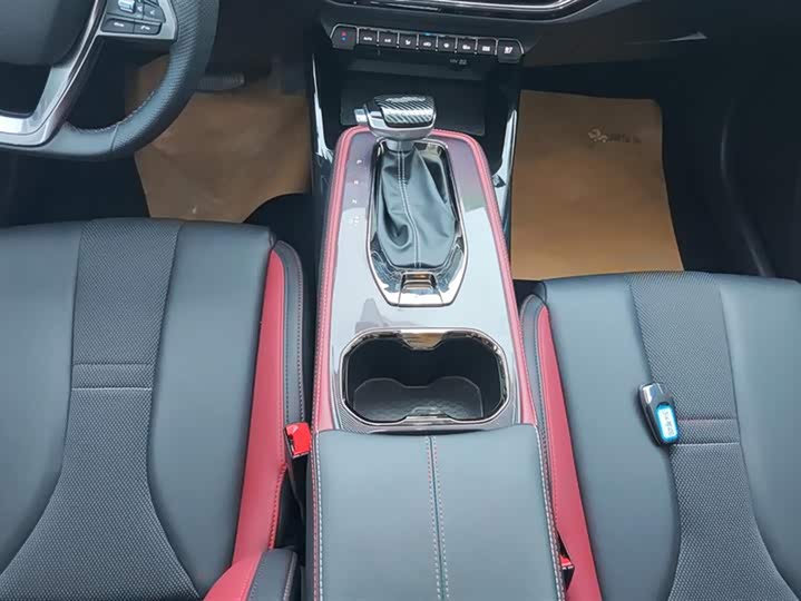 Фото 16 - Changan Oshan X5