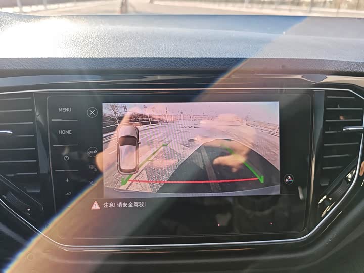 Фото 12 - Volkswagen T-Roc