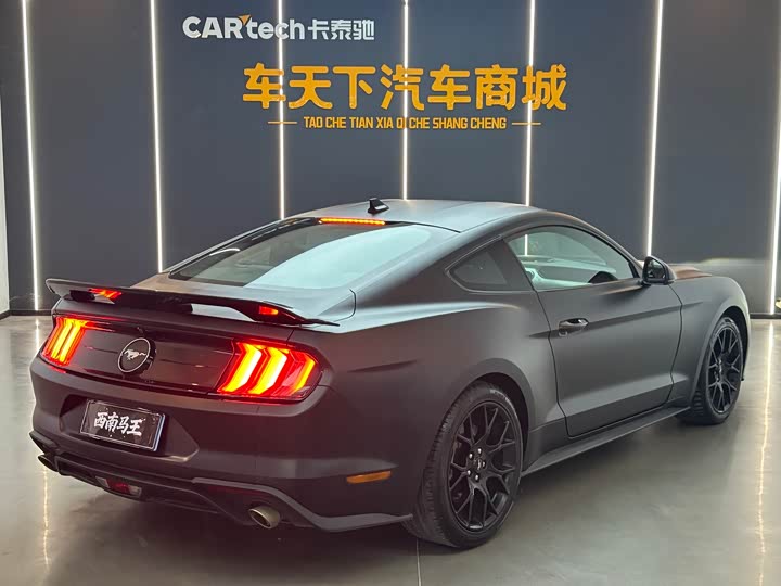 Фото 4 - Ford Mustang