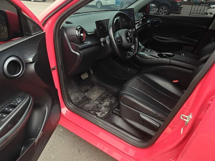 Фото 16 - BYD E2