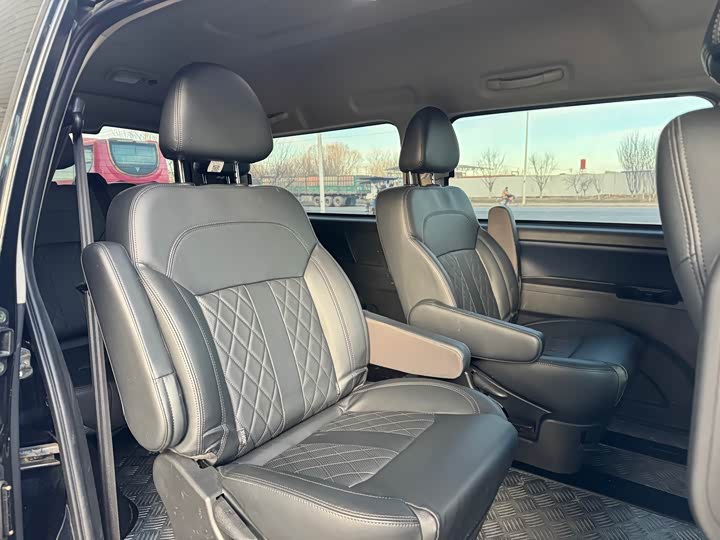 Фото 15 - Dongfeng Forthing Lingzhi M5