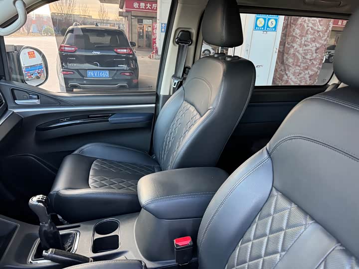 Фото 6 - Dongfeng Forthing Lingzhi M5