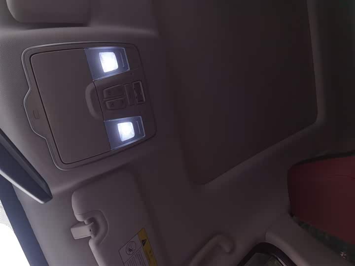 Фото 18 - Changan Oshan X5