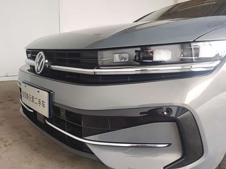 Фото 10 - Volkswagen Magotan