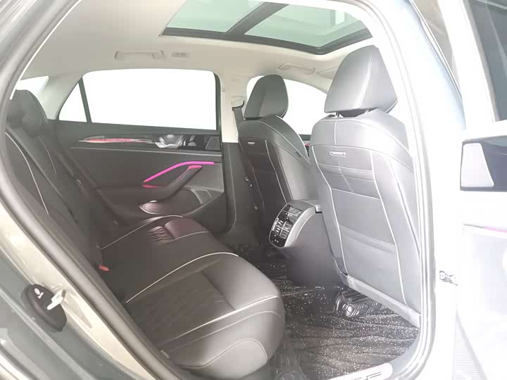 Фото 15 - Volkswagen Magotan