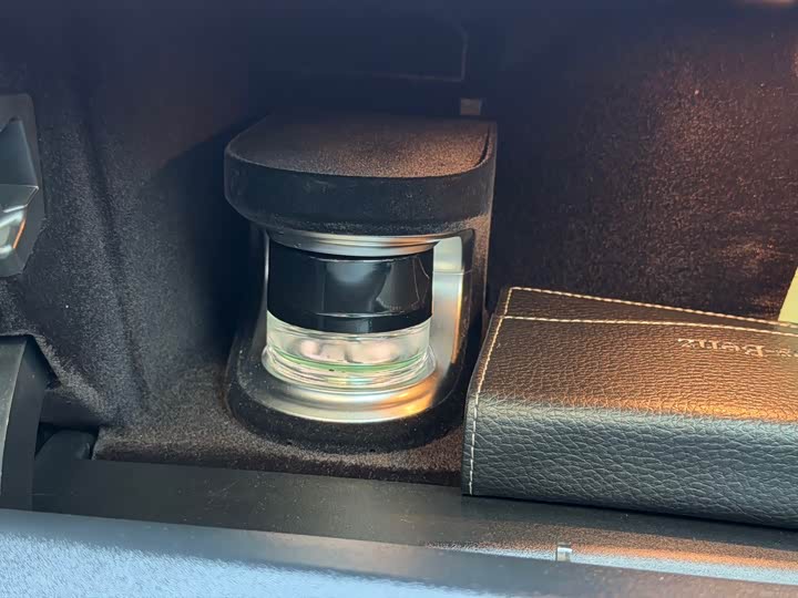 Фото 21 - Mercedes-Benz E-Class