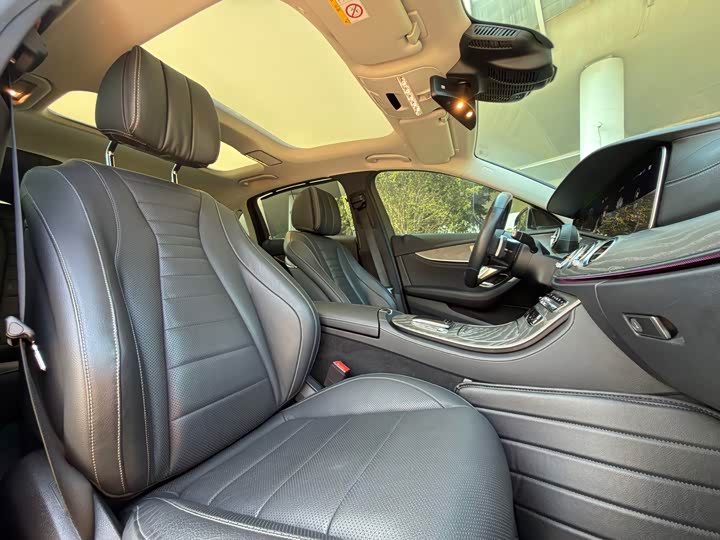 Фото 23 - Mercedes-Benz E-Class