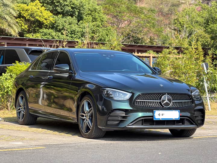 Фото 3 - Mercedes-Benz E-Class