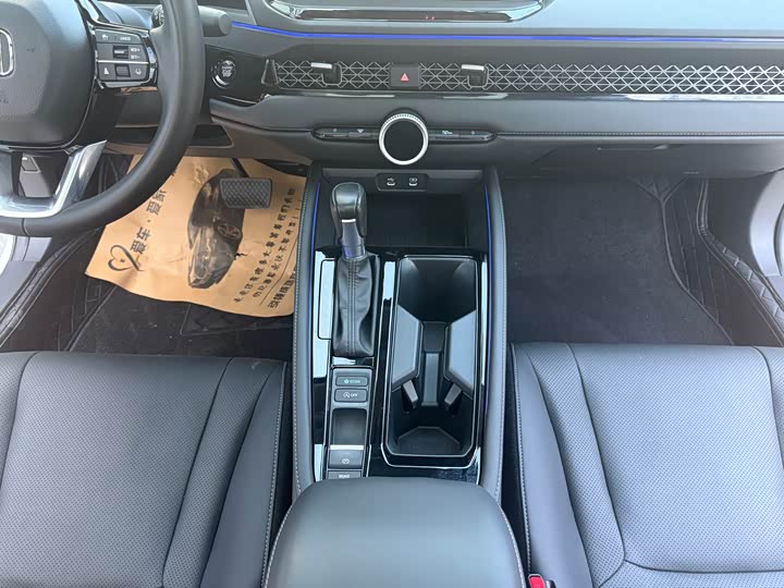 Фото 10 - Honda Accord