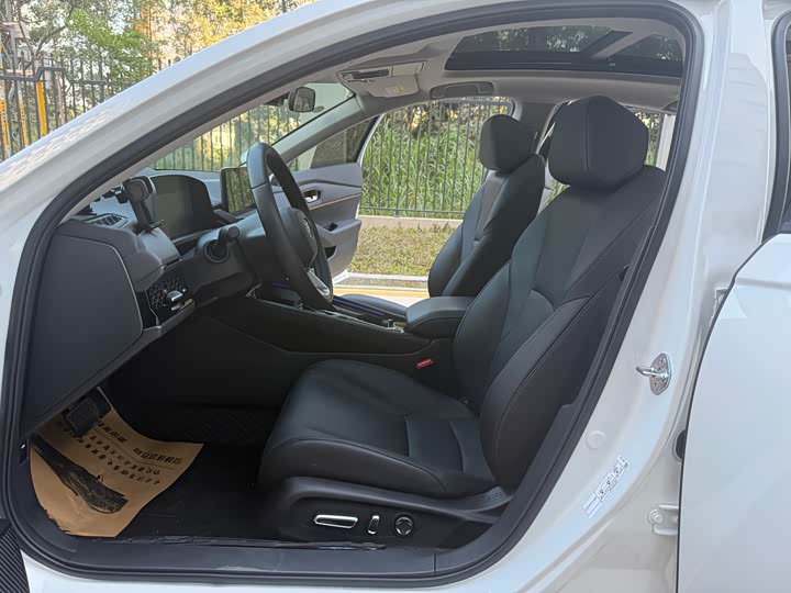 Фото 11 - Honda Accord