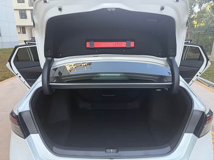 Фото 18 - Honda Accord