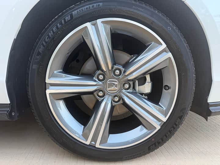 Фото 19 - Honda Accord