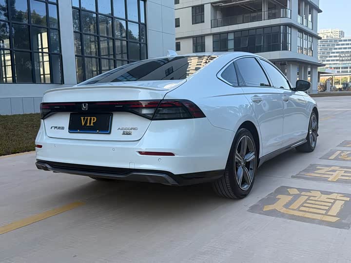 Фото 6 - Honda Accord