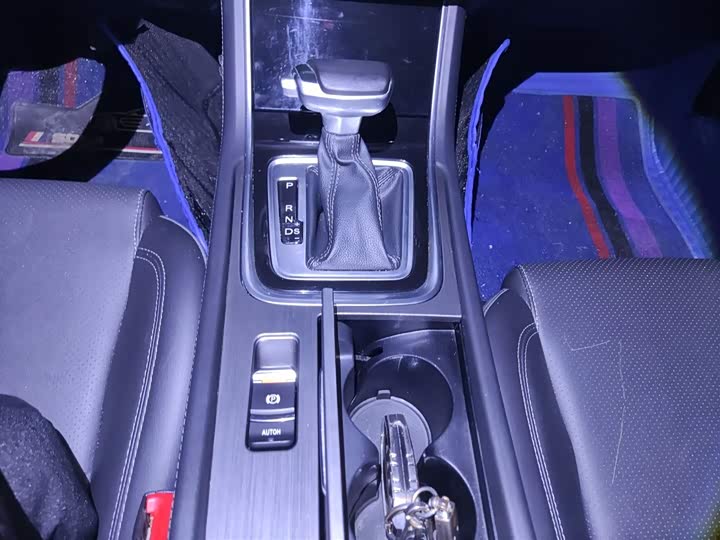 Фото 14 - Changan Raeton CC