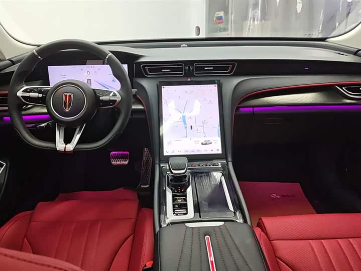 Фото 12 - Hongqi H6