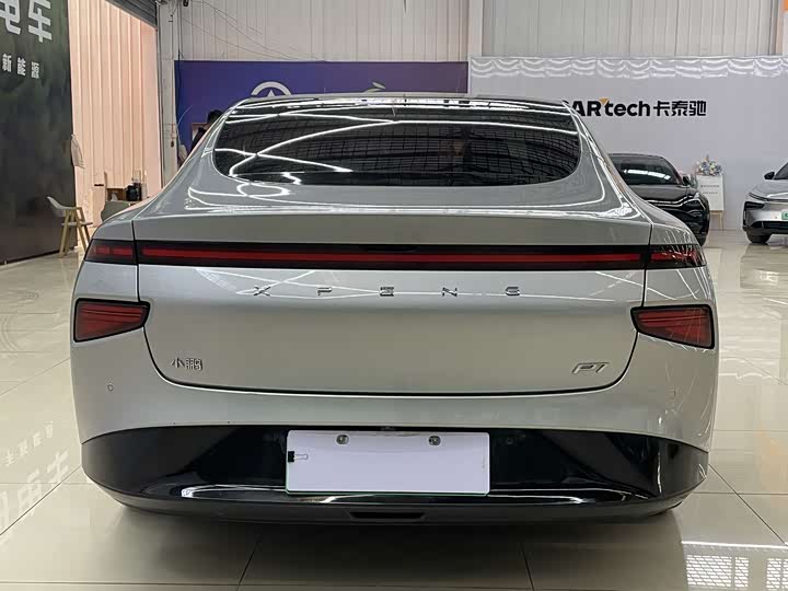 Фото 16 - XPeng P7