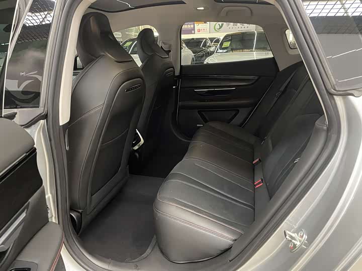 Фото 5 - XPeng P7