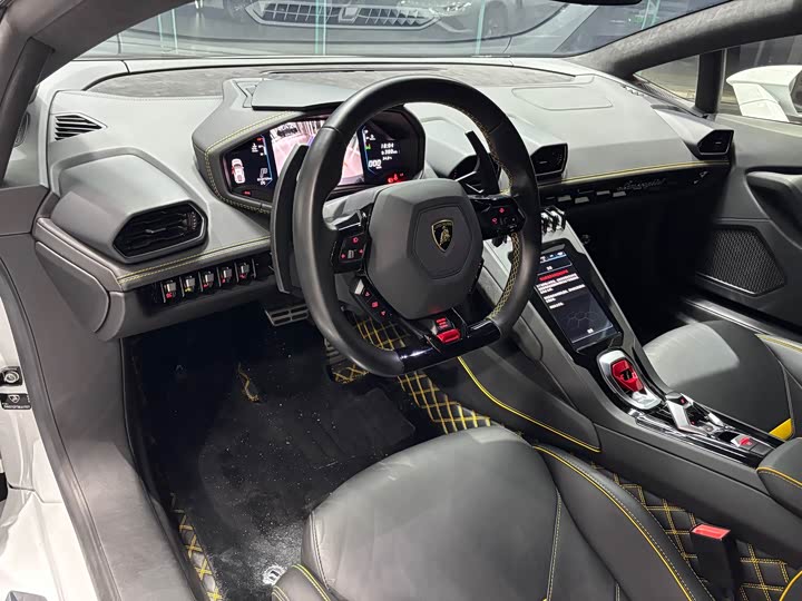 Фото 6 - Lamborghini Huracán