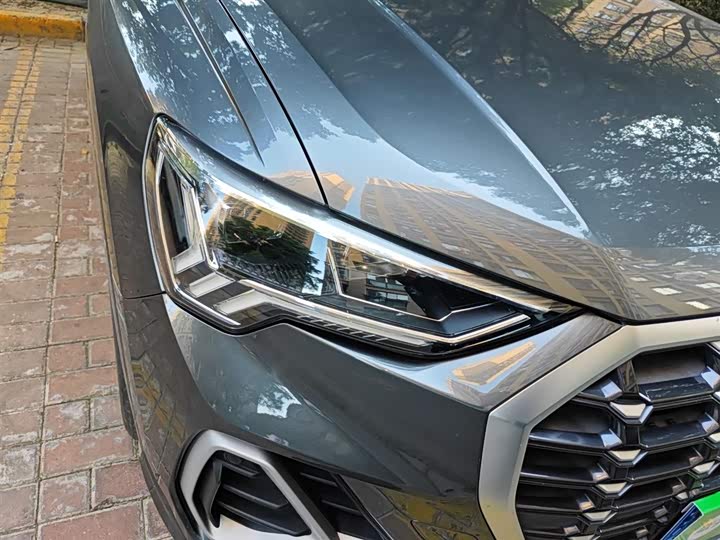 Фото 8 - Audi Q3