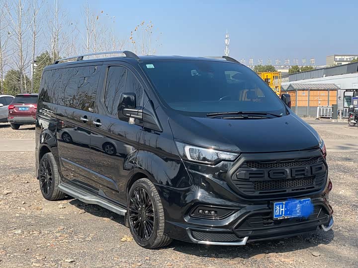 Фото 3 - Ford Tourneo