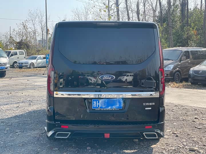 Фото 5 - Ford Tourneo