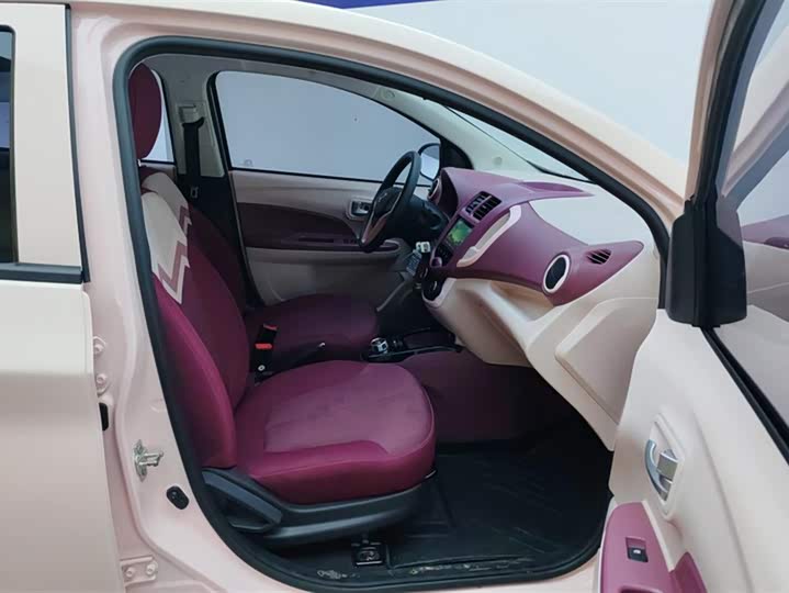 Фото 8 - Changan BenBen E-Star