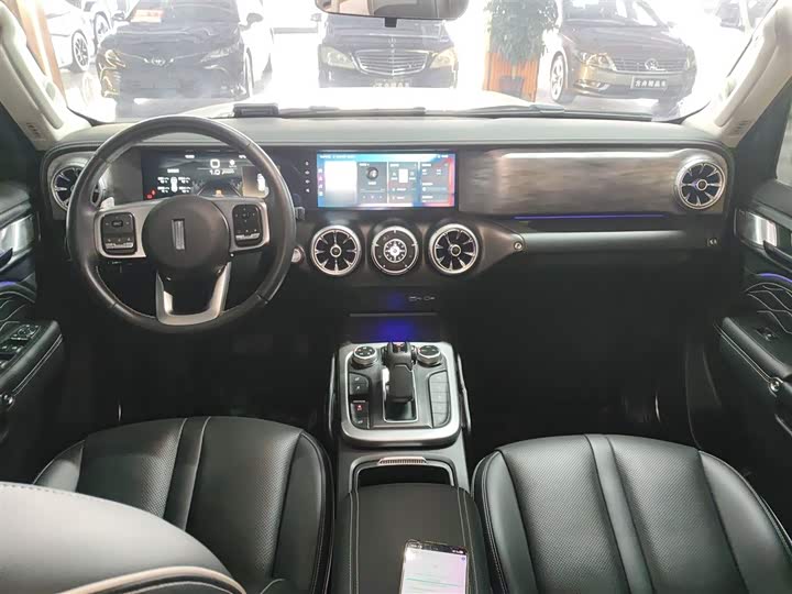 Фото 10 - Tank 300