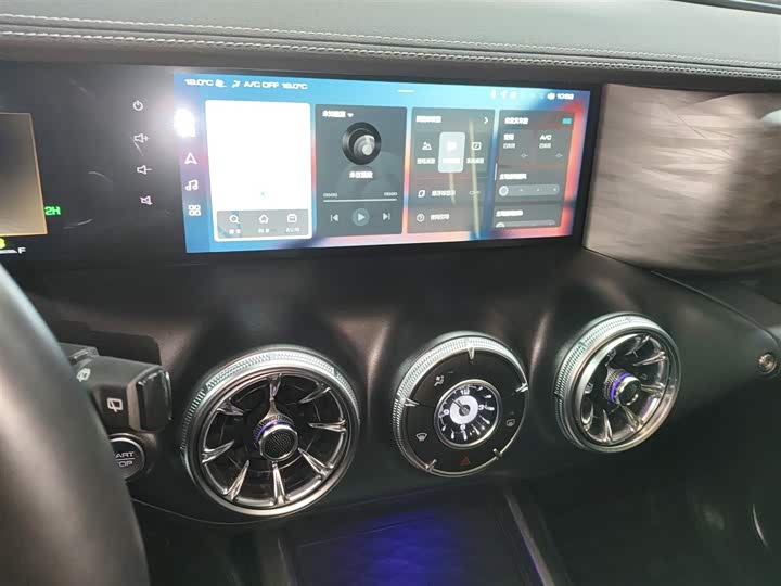 Фото 13 - Tank 300