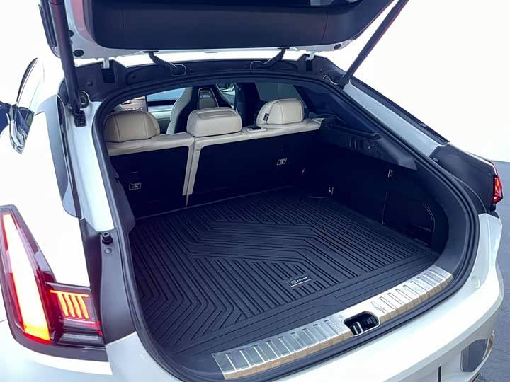 Фото 17 - Zeekr 001