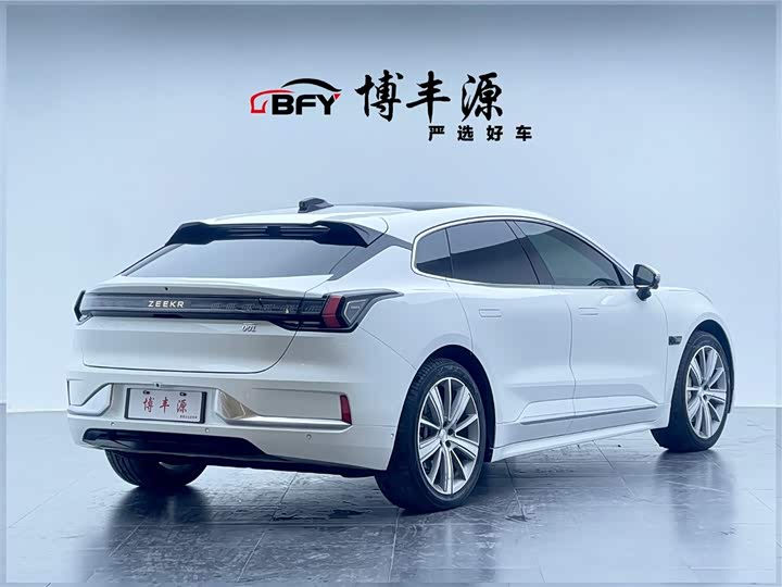 Фото 3 - Zeekr 001