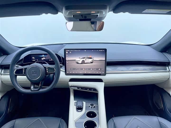 Фото 7 - Zeekr 001