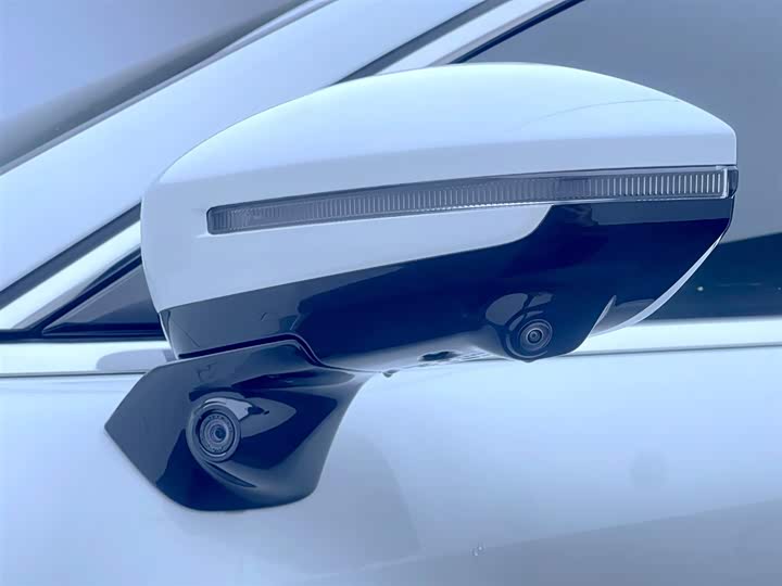 Фото 9 - Zeekr 001