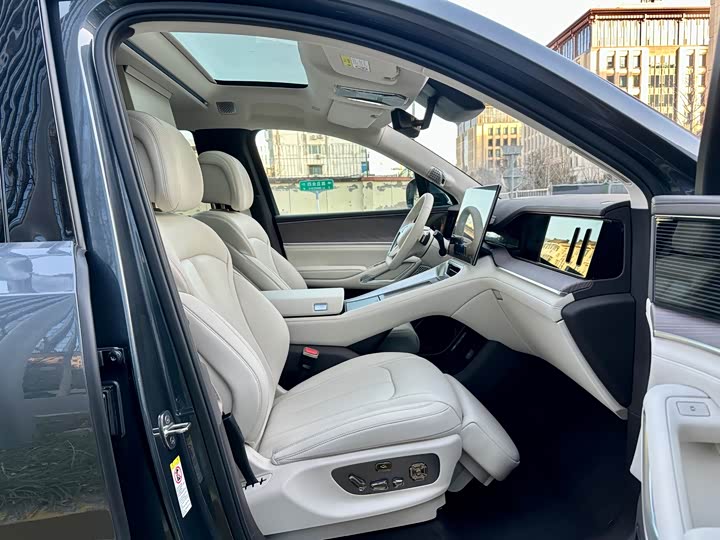 Фото 16 - Denza N9