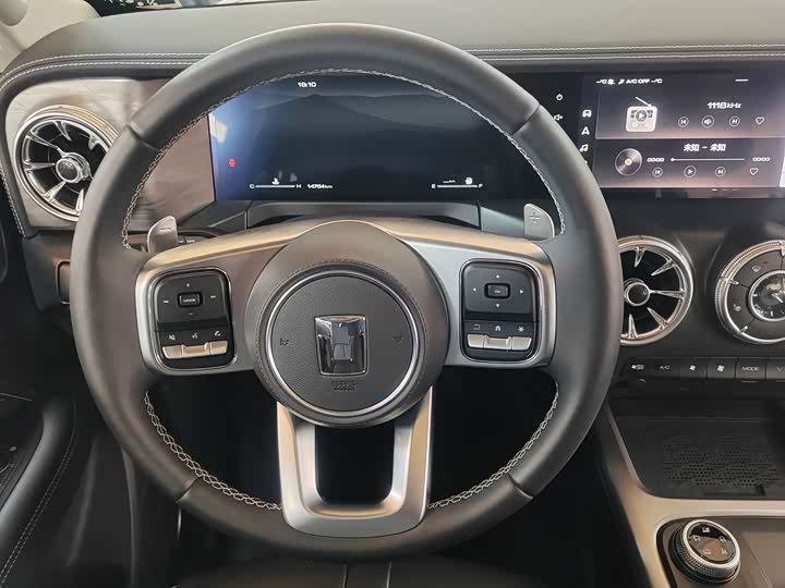 Фото 7 - Tank 300