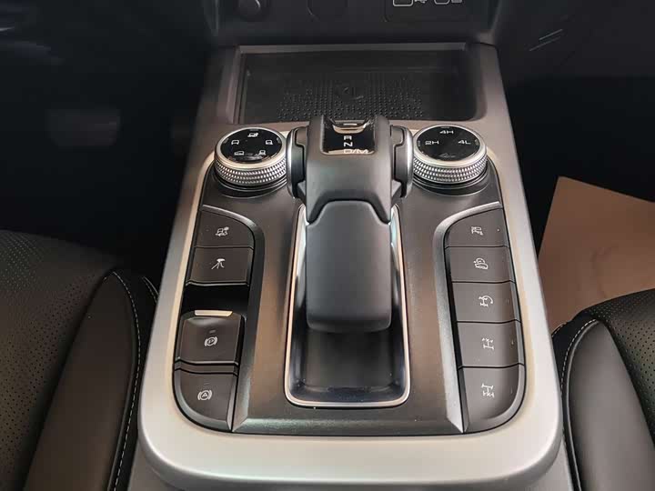 Фото 9 - Tank 300