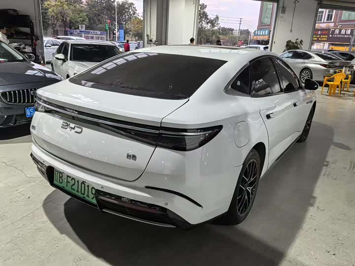 Фото 3 - BYD Seal