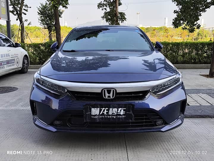 Фото 2 - Honda Inspire