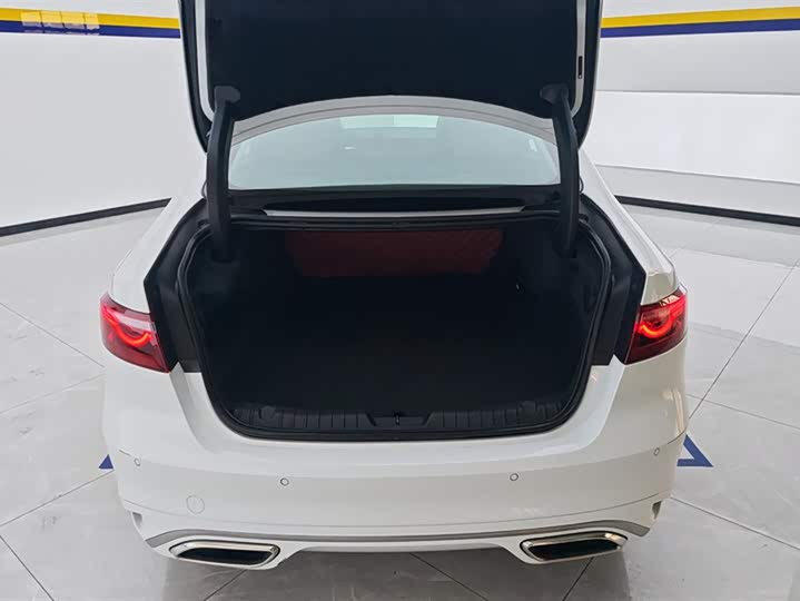 Фото 4 - Jaguar XF L