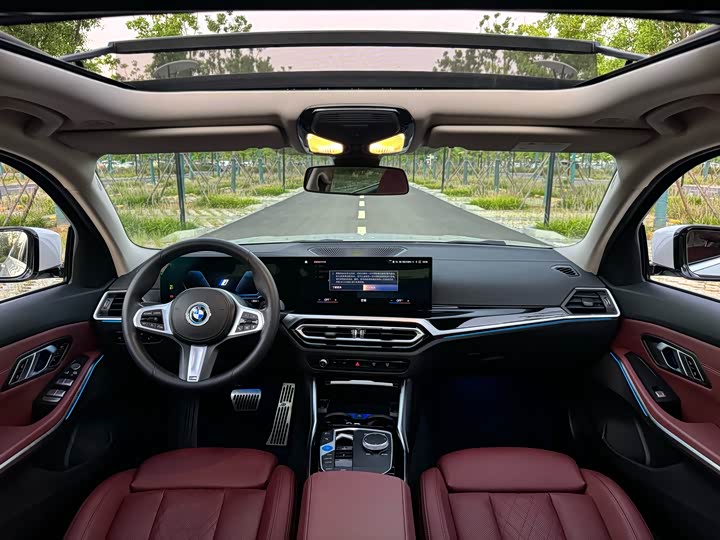 Фото 18 - BMW i3