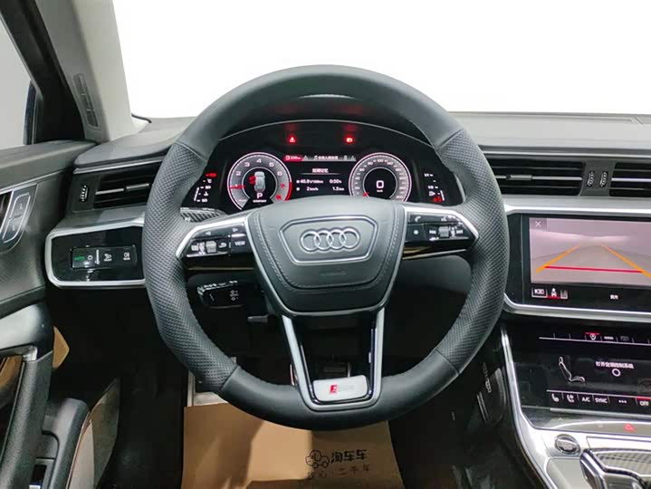 Фото 15 - Audi A6L