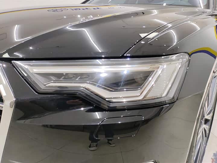 Фото 5 - Audi A6L