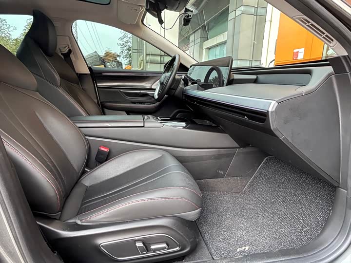 Фото 12 - XPeng P7