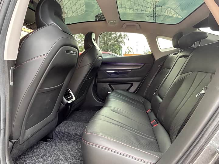 Фото 13 - XPeng P7