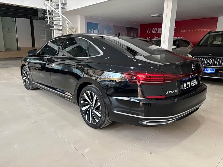 Фото 3 - Volkswagen Passat