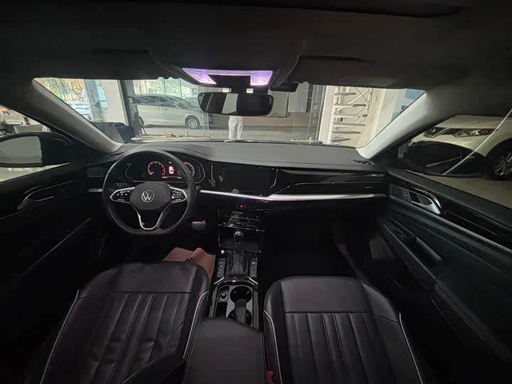 Фото 9 - Volkswagen Passat